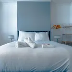 Apartment Pet Friendly Totterdown Flat, Parking And Views