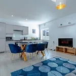 Pet Friendly Totterdown Flat, Parking And Views * ブリストル
