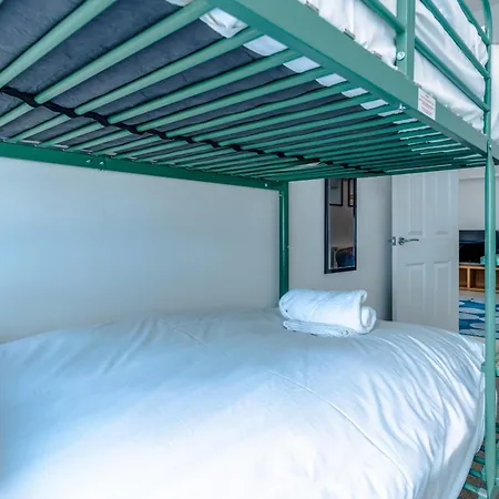 Spacious 3br Unit W/ Free Parking * Бристоль