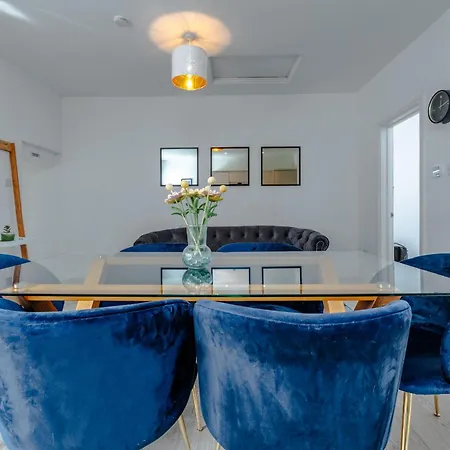 Apartamento Spacious 3br Unit W/ Free Parking Bristol