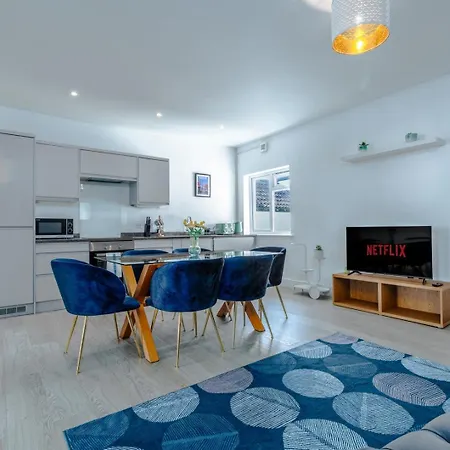 Pet Friendly Totterdown Flat, Parking And Views * Bristol