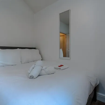 Pet Friendly Totterdown Flat, Parking And Views *