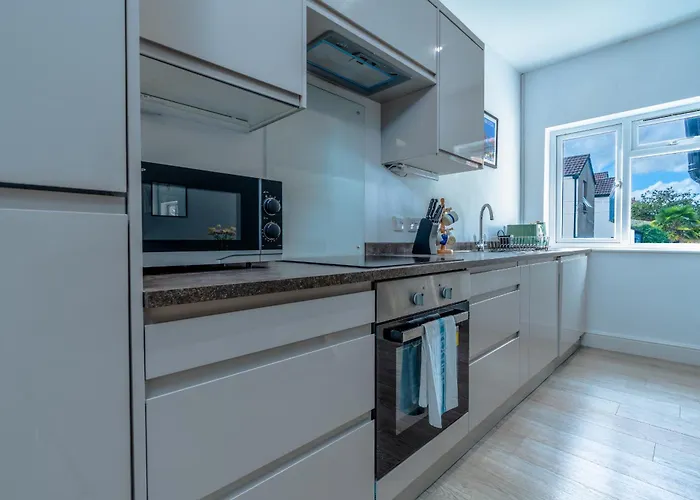 Spacious 3br Unit W/ Free Parking Апартаменти *