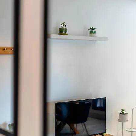 Spacious 3br Unit W/ Free Parking Bristol