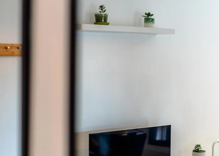 Spacious 3br Unit W/ Free Parking Μπρίστολ