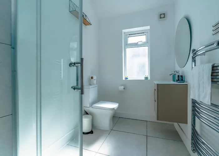 Spacious 3br Unit W/ Free Parking Διαμέρισμα *